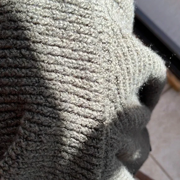 Yes/Lola Classic Olive Green Turtleneck Sweater with Chunky Knit size M - Picture 5 of 5